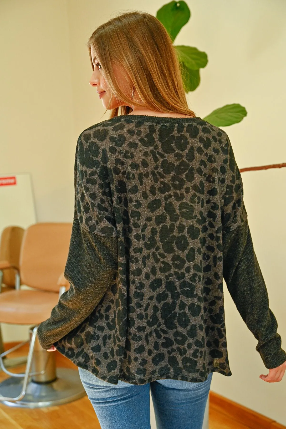 Hacci Brushed Contrast Sleeves Boat Neck Leopard Top