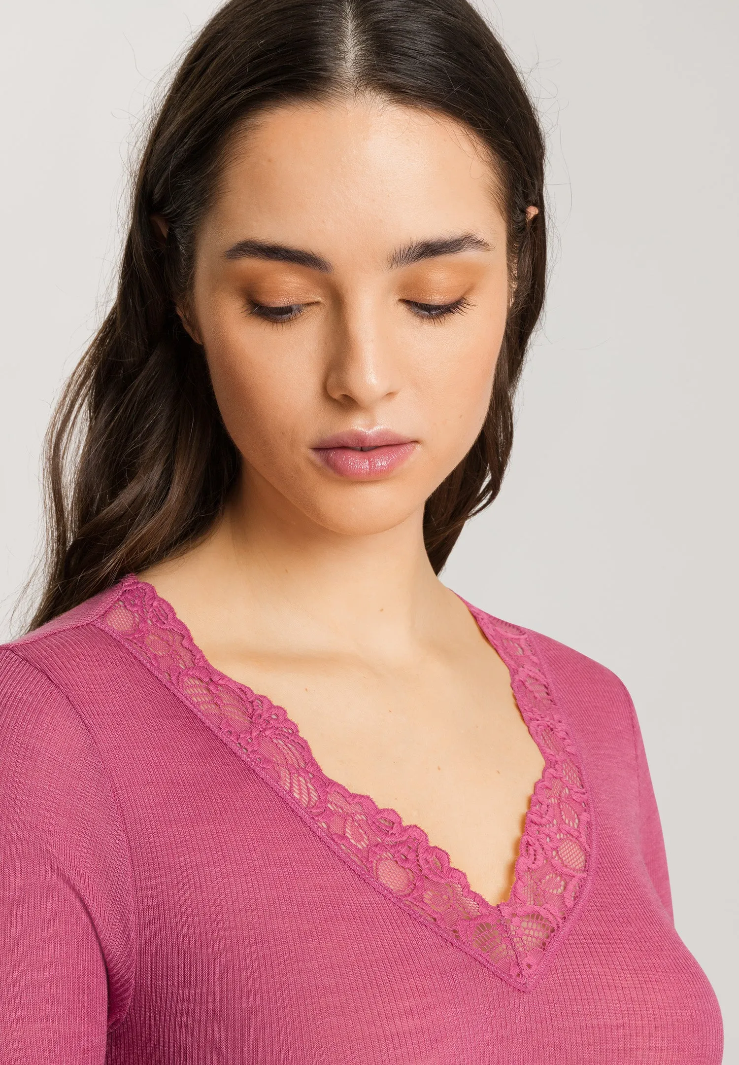 Woolen Lace Fine Ribbed Wool And Silk V-Neck Top | Rose Wine 70914-2414